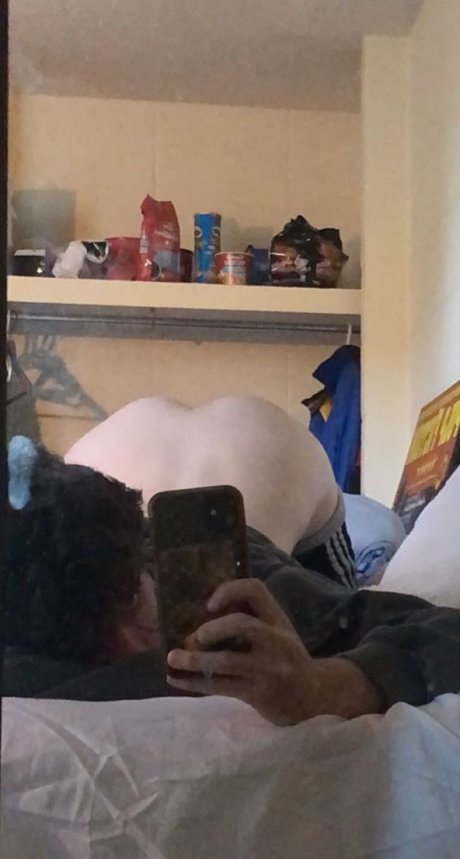 Jamie Snow sexy pornstar image