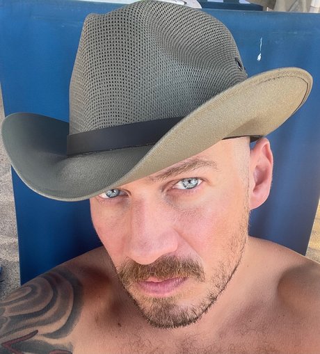 XavierBear sex model pics