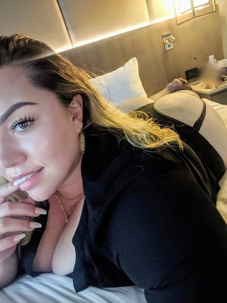 Sariyah exclusive star photo