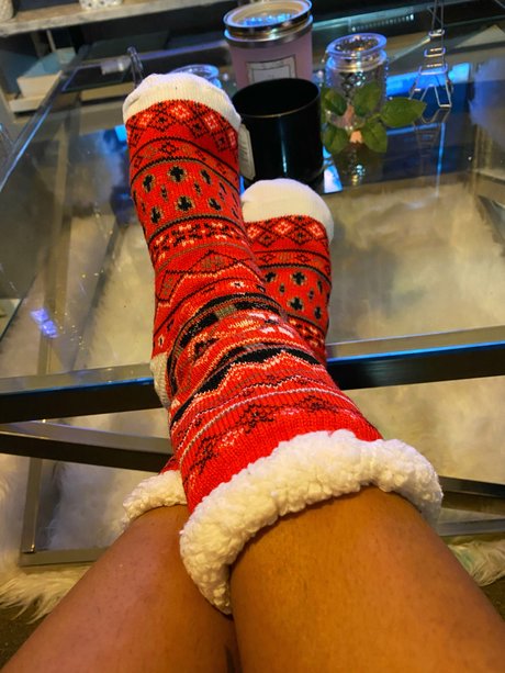 Petite Feet model sex photo