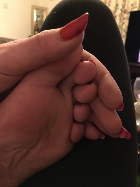 Fififeet model porn archive