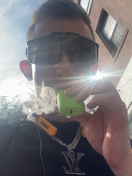 Dr F4GGOT star sexy photo