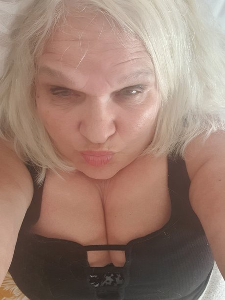 HotkiwBABE62 naked star archive