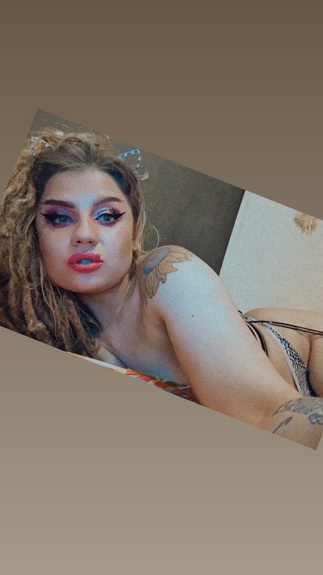 Gaia Moon exclusive pornstar pictures