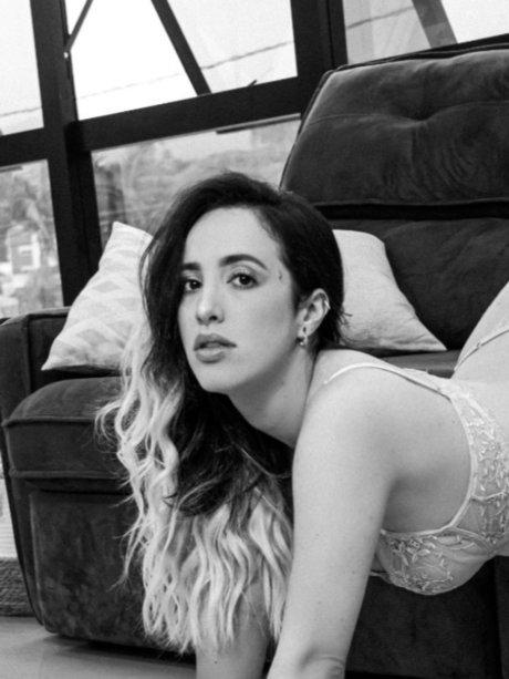 FAB OLA HILLESHEIM naked model picture