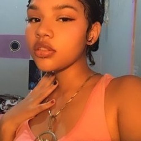 Giovana Giulia_ xxx star photo