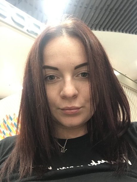 Irina Cherni pretty actress img