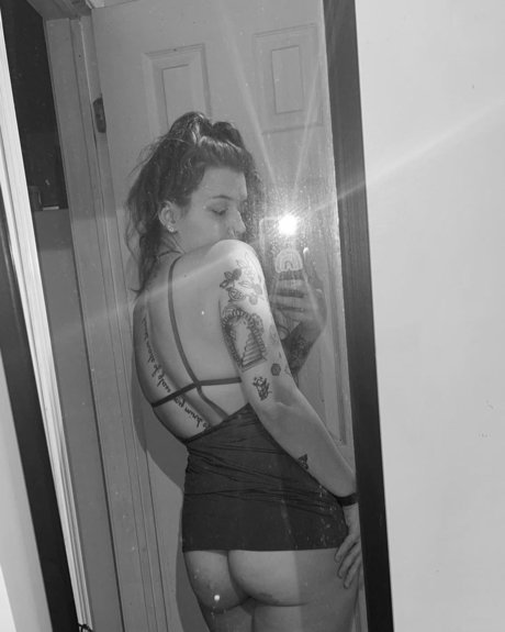 Genevieve Rose high quality pornstar image