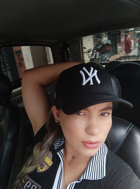 Caramelo 19 beautiful actress gallery