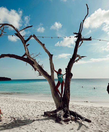 asian latex onlyfans sexy pic