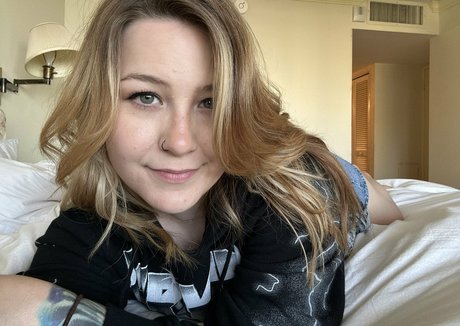 Fooya pornographic actress photo