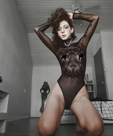 Nico Aro model best pic