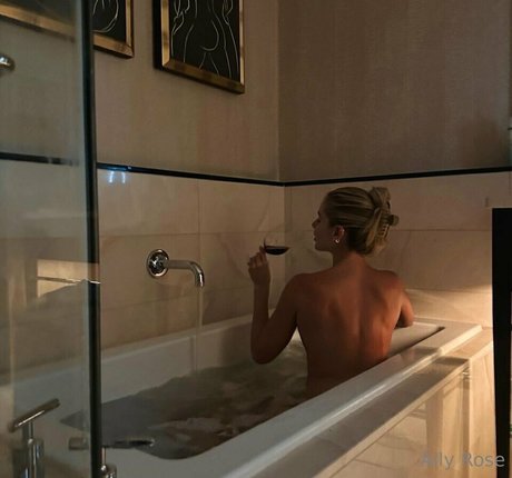 Allyyyrose pornstar xxx pic