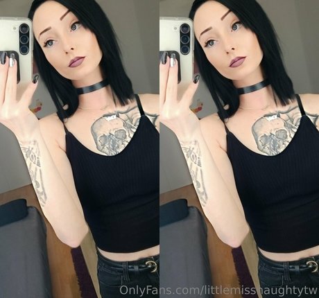 littlemissnaughtytw model hot pictures