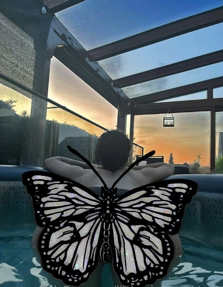 littlemissnaughtytw erotic model photos