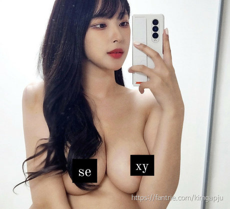 kimgapju star naked galleries