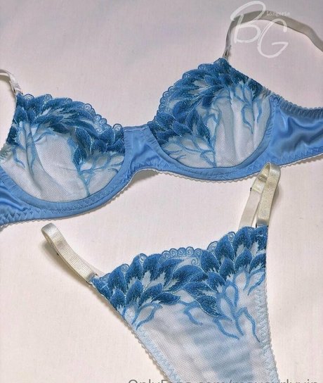 maycurlyvip beautiful actress pictures