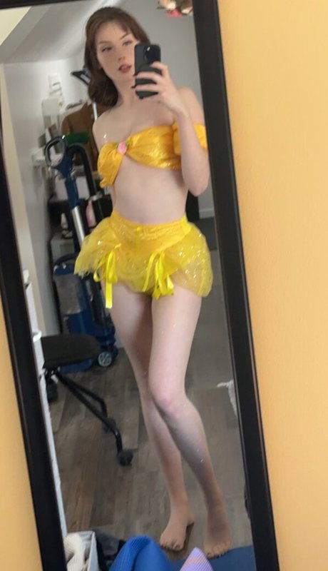 Soggyalien22 model hd picture