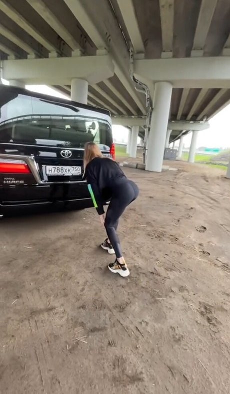 squat riding onlyfans sexy naked photo