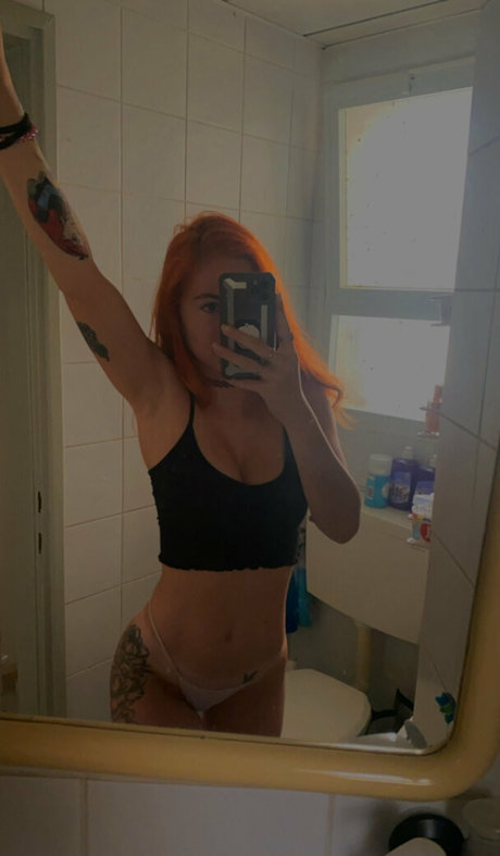 April Harel nice actress img