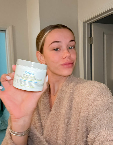 makeupwithmeredithh star hot images