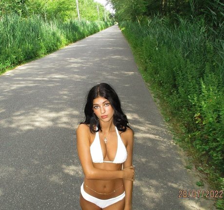 Bella Tierno hd pornstar pics