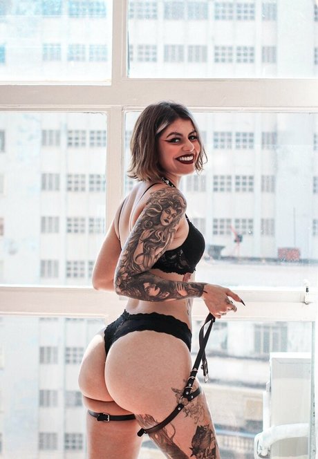 Hazyharlxt nude star picture