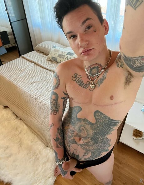 skinny shemale onlyfans nude pic