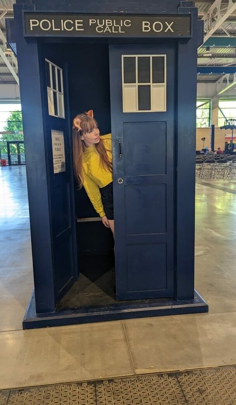 Bat Maisie actress pic