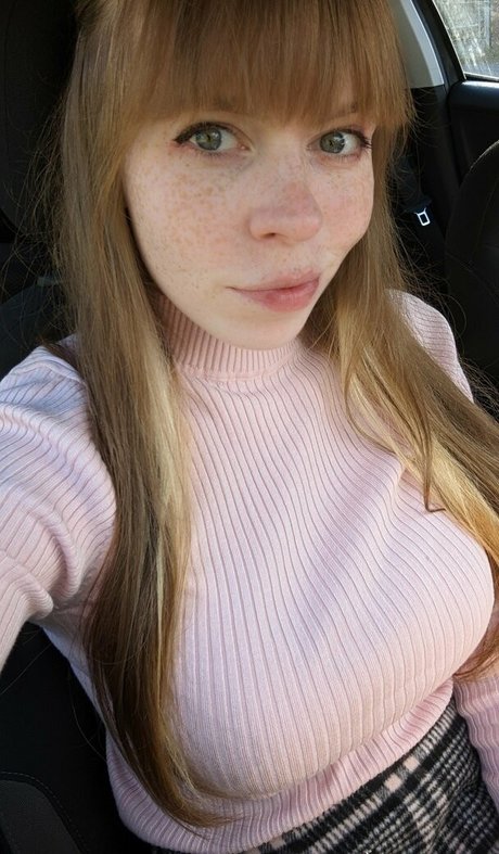 Bat Maisie star art pictures