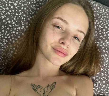 veronica flowers model beautiful picture