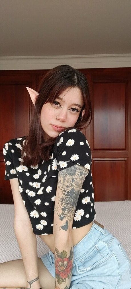 insatiatemiles exclusive model pics