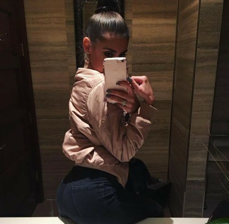 gym shorts onlyfans beautiful nude image