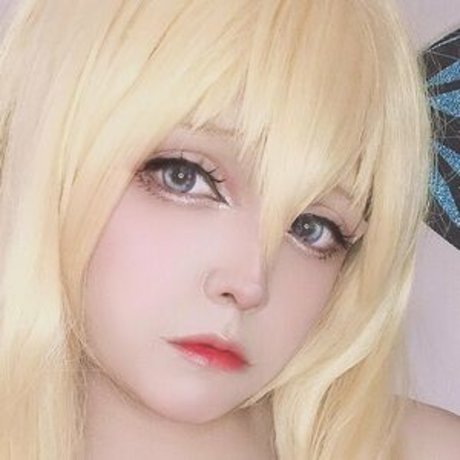 Shiinukicos erotic model photo