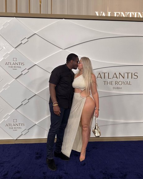 milf yoga onlyfans sexy nude photo