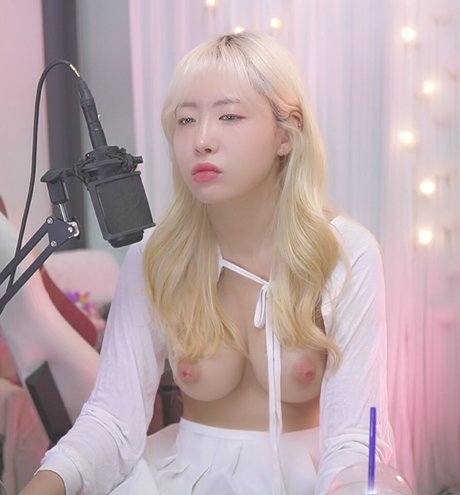 Yunicorn19 pornstar pretty pic