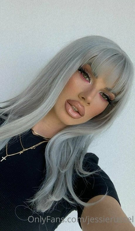 jessierussel art model archive