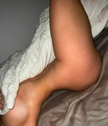 Justeviehall naked star photos