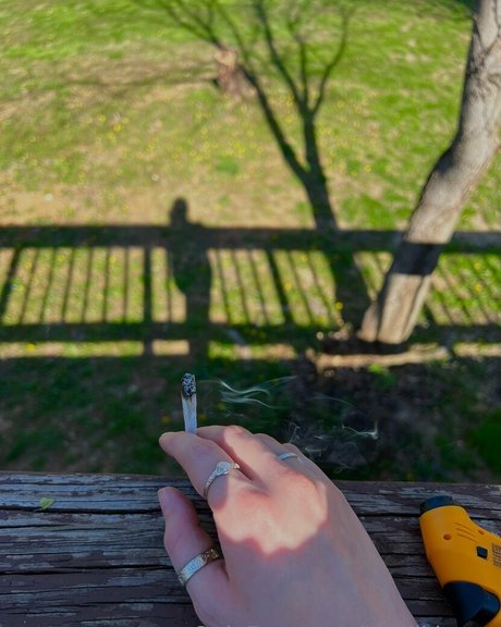 emswrldxo nice model image