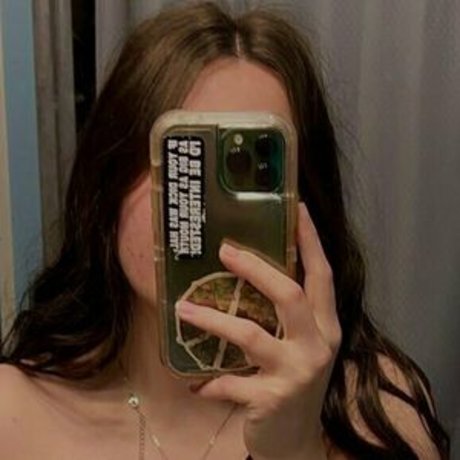 emswrldxo naked star photo