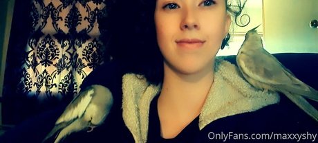 maxxyshy model hot photos