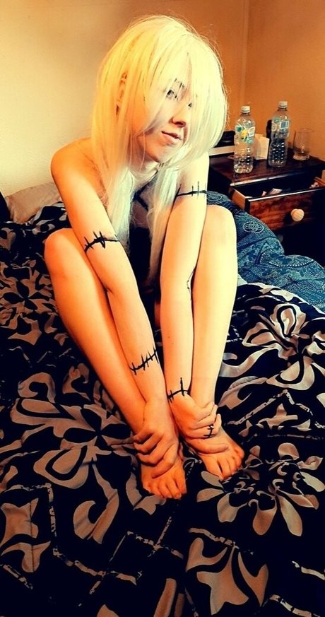 maxxyshy sexy model img