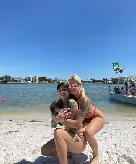 Taylor Hughs star top pics