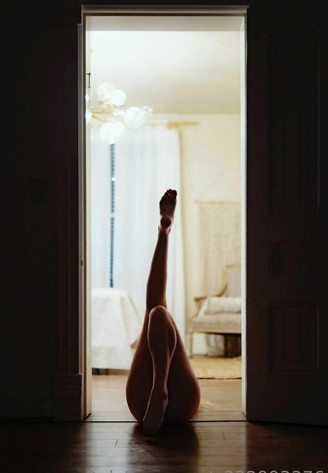 ezrapaige hot actress image