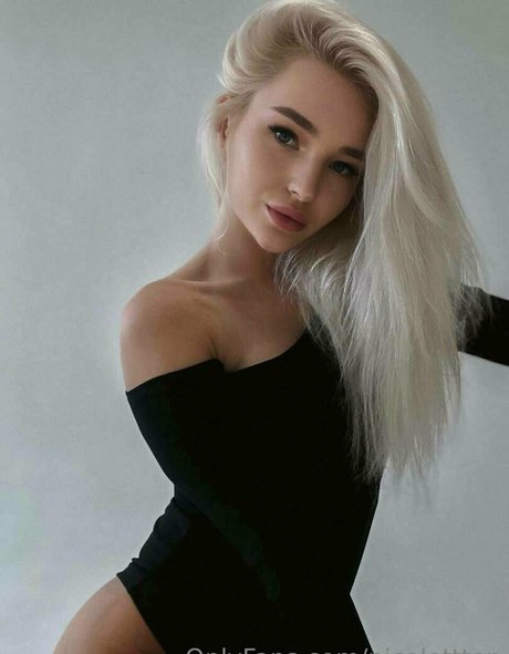 nicolettten xxx actress archive