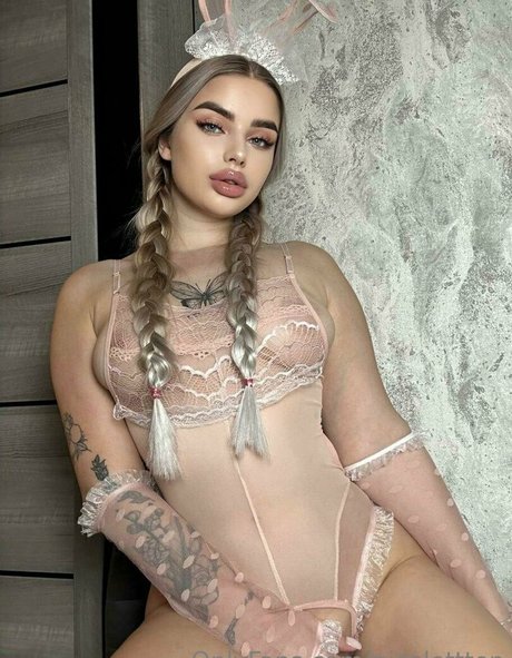 nicolettten naked pornstar pictures