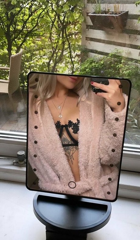 midget nude onlyfans sexy nude image