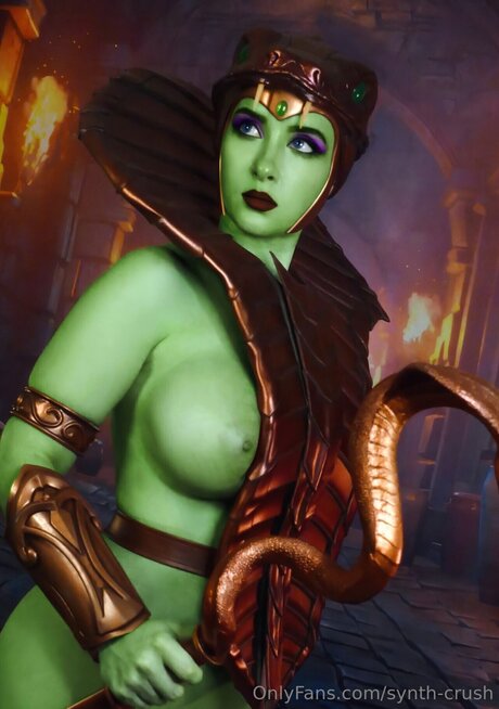 synth crush free model picture