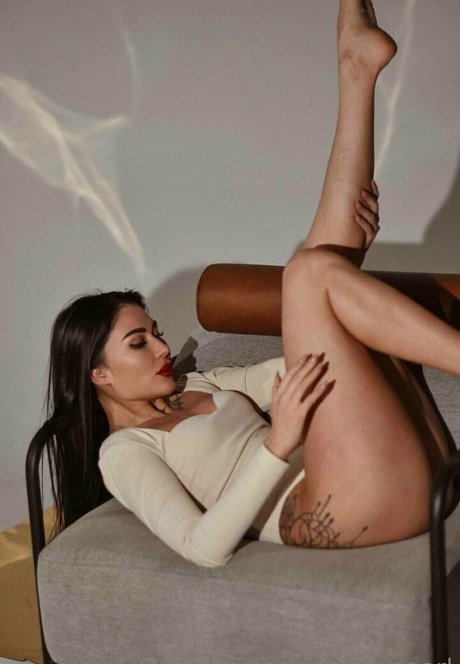 olivi pearl xxx model gallery