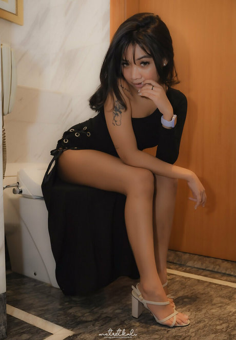 vaniawho adult model pic